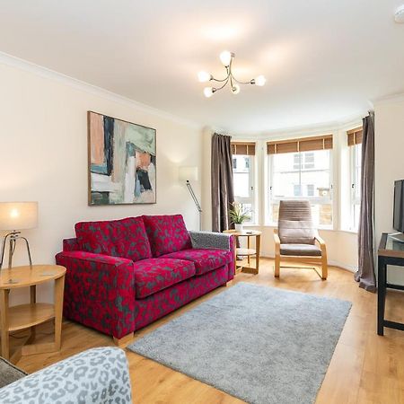 Dicksonfield Quiet Central Family Apartment With Parking 에든버러 외부 사진
