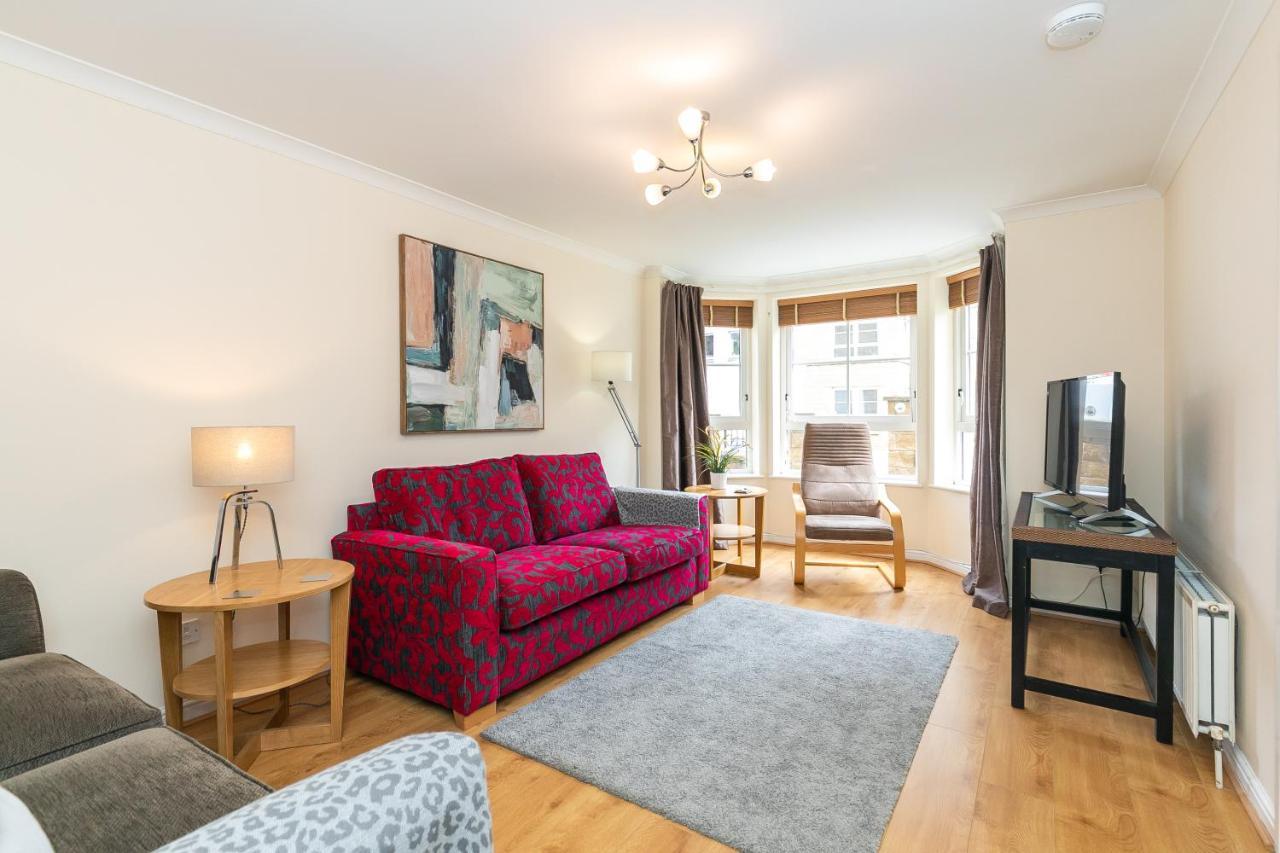 Dicksonfield Quiet Central Family Apartment With Parking 에든버러 외부 사진